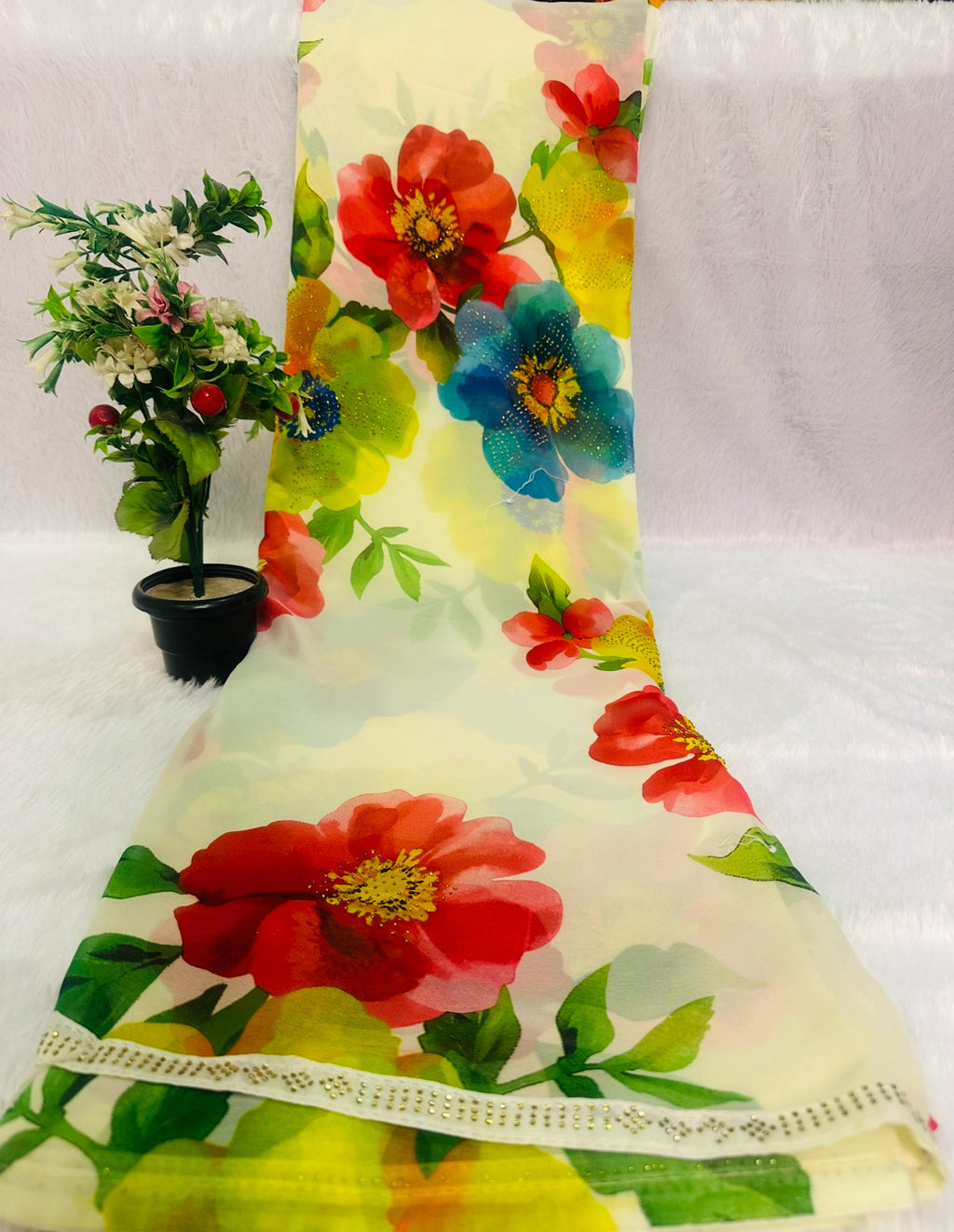 Digital Pastel Floral Pure Weithtless Saree with Lace Border – Lightweight Party & Daily Wear Saree